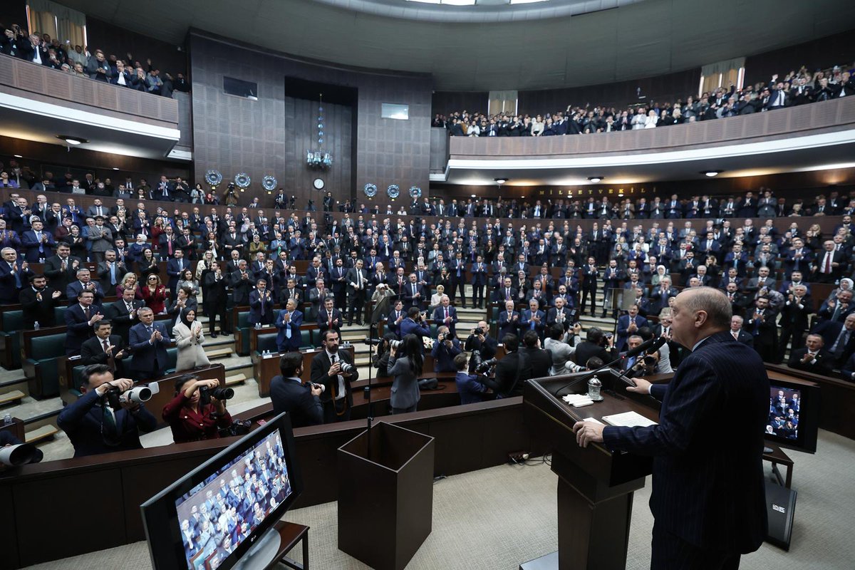 📍 TBMM Grup Toplantısı 
🗓️ 21 Ocak 2026

"Bayrağımıza uzanan o kirli elleri muhakkak bulacak, bunun hesabını o hainlerden mutlaka soracağız."

Genel Başkanımız ve Cumhurbaşkanımız Sayın <a href="/RTErdogan/">Recep Tayyip Erdoğan</a>'ın teşrifleriyle Partimizin TBMM Grup Toplantısını gerçekleştirdik.

Toplantımızın