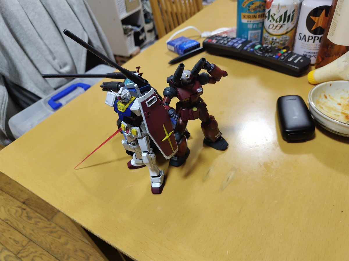 take_bacon's tweet photo. HG78ひとまず完成

コレでディスプレイして友達に結婚祝いにプレゼントするかなぁ〜 https://t.co/YDRUb5MxK8
