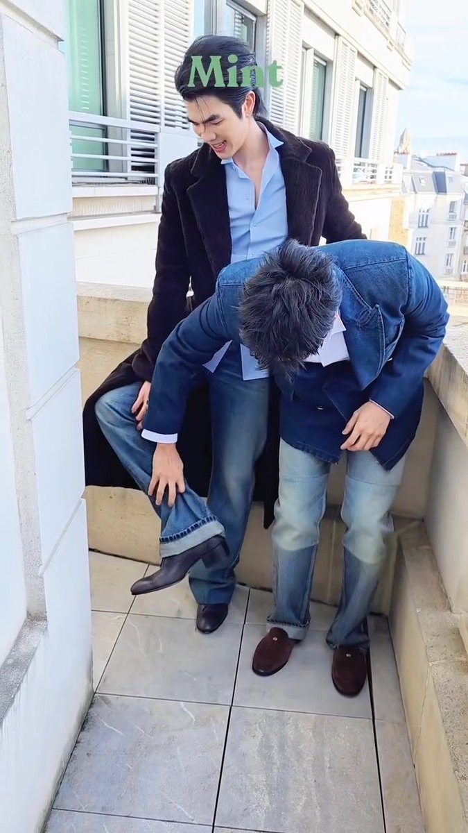 mai__non_'s tweet image. ขุ่นพระ นี่มันอะไรกันคับเนี่ย ใจผมถูกใช้งานหนักมาก 

#MilePhakphum x #ApoNattawin 
#DiorWinter26 #MileApoflytoDiorWinter26