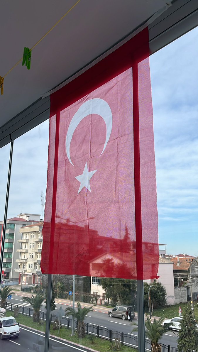 aekspecter's tweet photo. Nusaybinde ki olayları yeni görünce babam,sinirlendi gel dedi as şu bayrağı “orospu çocuklarını sinir edelim” seviyorum bu adamın raconunu
 #TürkBayrağı https://t.co/n8wjMXe0AM