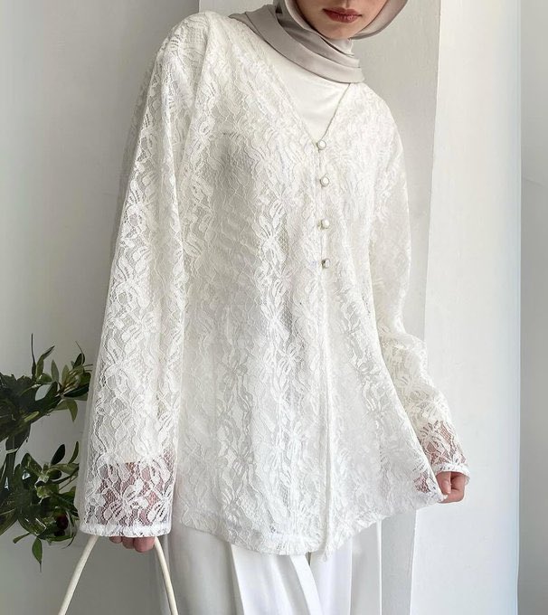reeyychsia's tweet image. Pretty one set &amp;amp; tunik for raya

a thread