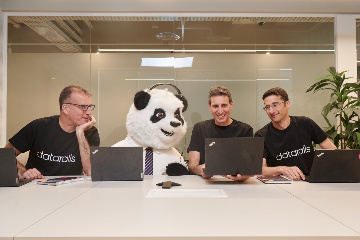 One Peak tweet media