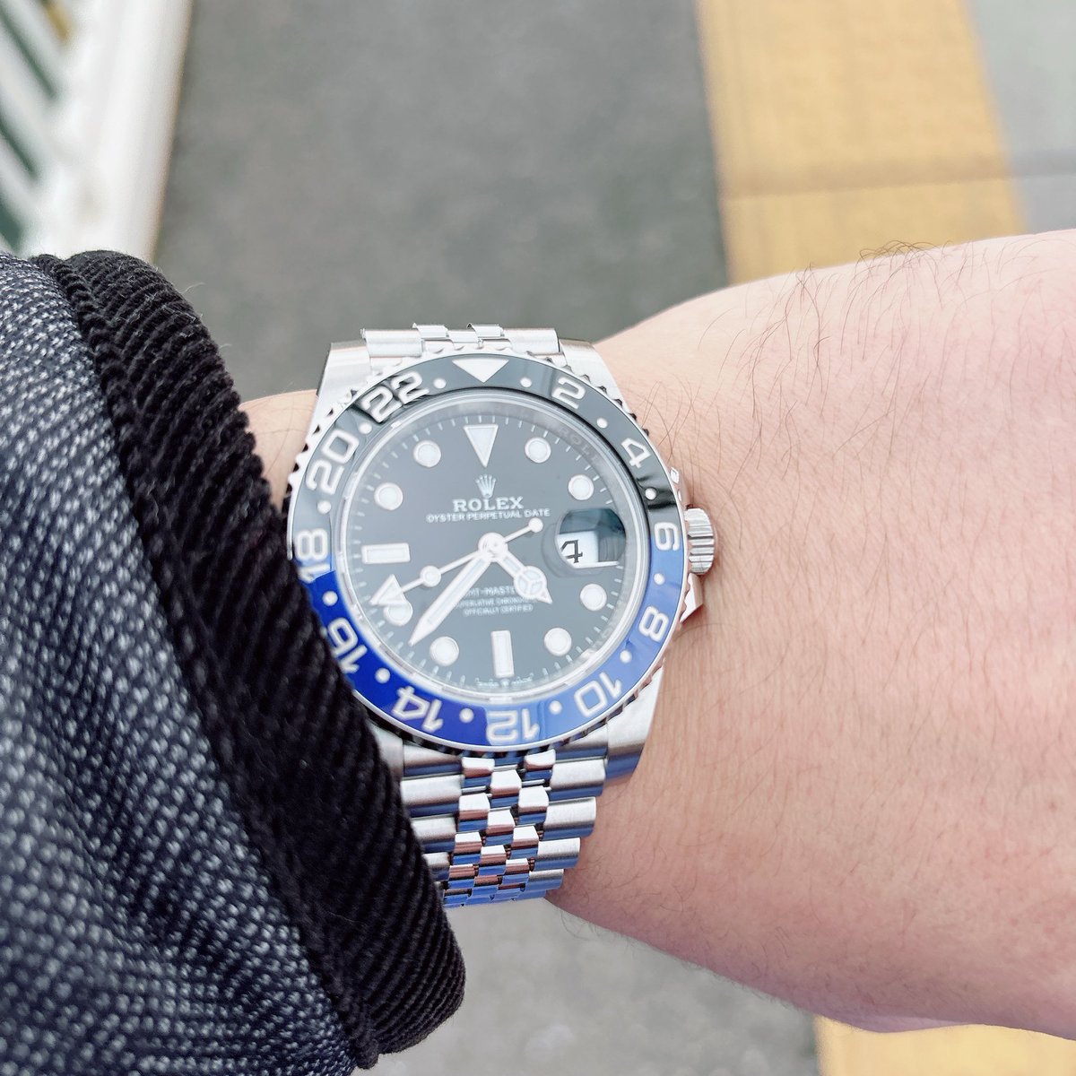 shoho0723's tweet photo. 年末年始、毎日マラソン、バッドマン買えました。ありがとうございました。しばらく休憩。
#ロレックス 
#GMTマスター2 https://t.co/zfxUsrImdq