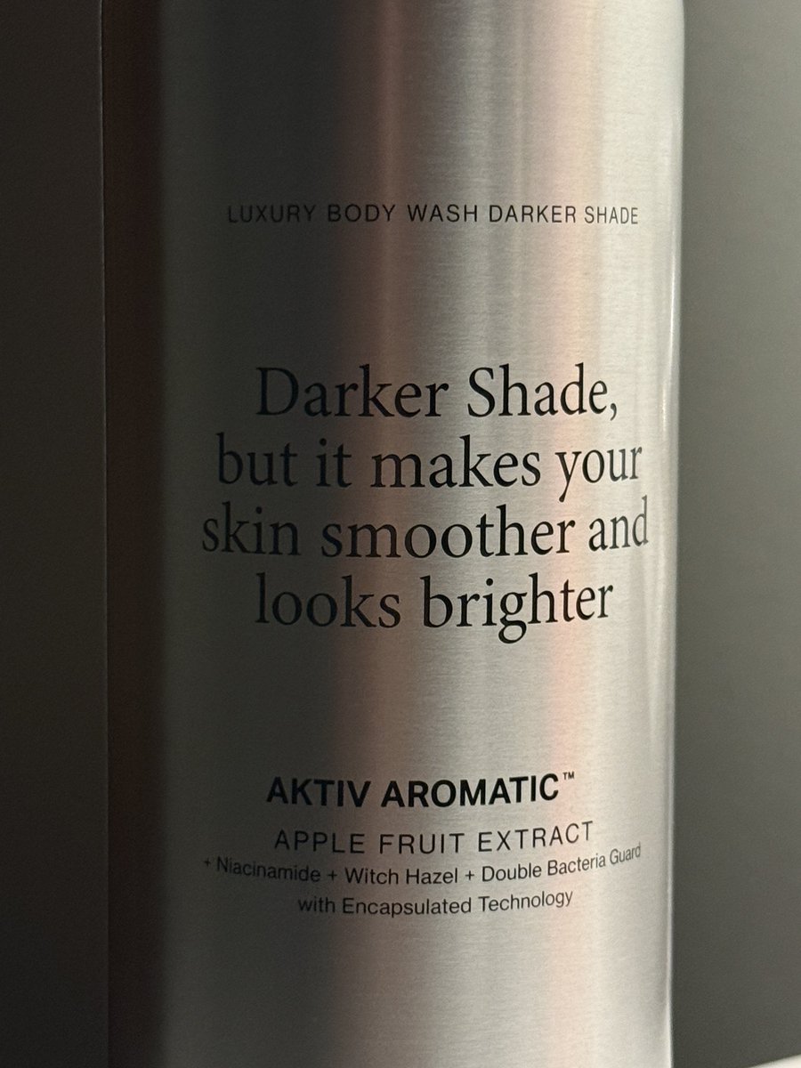 linskinjournal's tweet image. norak banget gue!😭🫵 biasanya pakai sabun 5 menit after mandi wanginya udah ilang…… sekarang pakai Luxury Body Wash dari HMNS… udah 1 jam pun wanginya masih ada dikulit😃

berasa mandi pake 10 botolnya parfum HMNS……