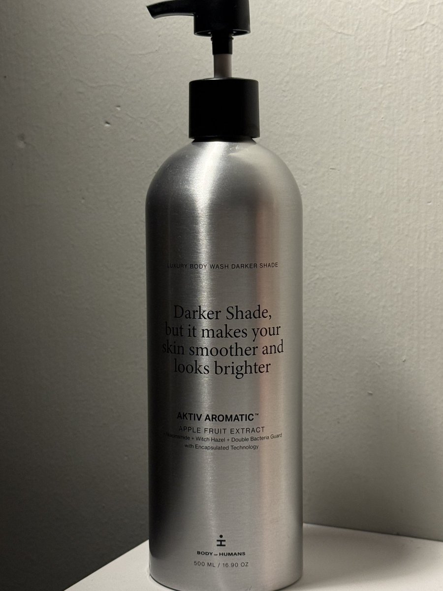 linskinjournal's tweet image. norak banget gue!😭🫵 biasanya pakai sabun 5 menit after mandi wanginya udah ilang…… sekarang pakai Luxury Body Wash dari HMNS… udah 1 jam pun wanginya masih ada dikulit😃

berasa mandi pake 10 botolnya parfum HMNS……