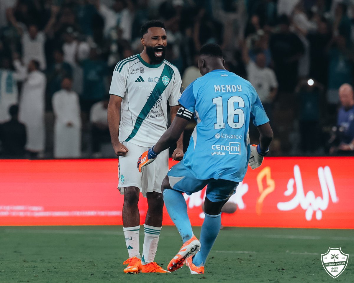 H_14AM11's tweet photo. الاهلي الحالي من اهم اسباب وقوفه على اقدامه وصموده رغم كثرة التحديات وجود فراس البريكان - بعد الله سبحانه وتعالى -

هدافنا ومحقق مركز النخبة في 23-24
معوض غياباتنا في 24/25
سر توازن الفريق بدنيا 25/26

- متفاني ومنضبط على ارض الملعب ولعب حوالي خمسة خانات بدون اي تشكي

- يفرح لتوني واهداف توني وكانها اهدافه رغم انه منافسه وبنظر الجميع هو افضل مهاجم محلي وطبيعي يفكر بينه وبين نفسه انه يستحق الخانة

- الاهلي جلب مهاجم مواليد اخر في الوقت اللي فراس يتم اعطاءه ادوار بعيدة كل البعد عن راس الحربة مع ذلك كالعادة هو ملتزم ويؤديها بافضل شكل

احب ابو طارق كثير.. ابو طارق يمثل الاهلي الذي أحب وكما أحب