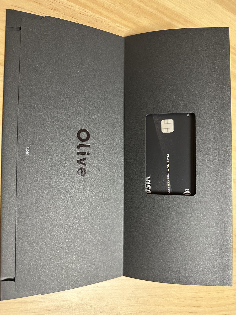 三井住友カードゴールドNL使ってたんだけど、全ての支払いを1つにまとめたら積立投資の還元も高くできそうだし通常還元も上がるし、三井住友銀行Olive 口座開設してゴールドから1ランク上げてプラチナプリファード なんか重厚感出た 年会費-33k🐙負け