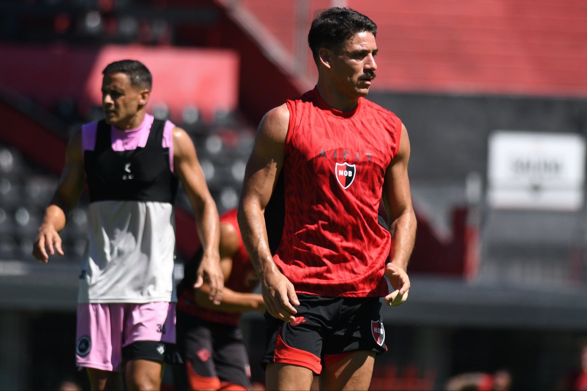 Práctica matinal para el plantel de Newell's, en Bella Vista y a puertas cerradas. Se espera la llegada a Rosario de Rodrigo Herrera 

Informa: COPES Y ASOCIADOS: 
¿Tuviste un accidente de transito?
Contactate al 341 544-2601