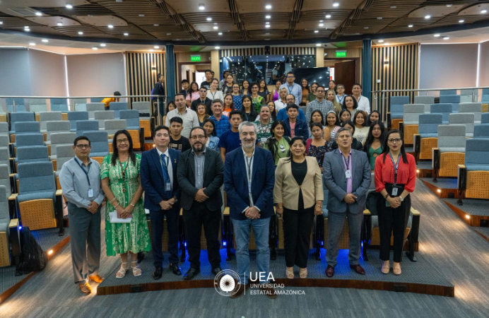 Energesis's tweet photo. Increíble acogida en la @UEcuador en la conferencia del Dr. Pedro Fernández. 🇪🇨🤝

Compartimos el caso de #Energesis: cómo la ciencia de la @UPV cruza fronteras para ser una EBT internacional. Mira cómo conectamos investigación y mercado global aquí:

https://t.co/27PYTBgF8b https://t.co/ljF7l2Zgh5