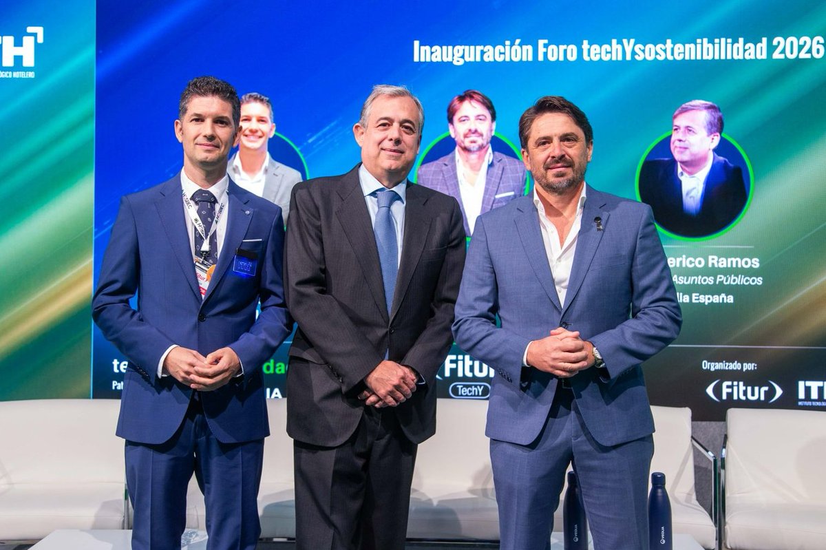 Veolia_Es's tweet photo. 🗣️ Federico Ramos, Director de Asuntos Públicos de @Veolia_Es, ha inaugurado el Foro de FITUR #techYsostenibilidad, junto a Jorge Marichal, Presidente de #CEHAT y Fede Fuster, Presidente de @ITH.
#FITUR2026 #FiturTechy #Fitur #TurismoSostenible @fitur_madrid https://t.co/PvpJ8fRwab