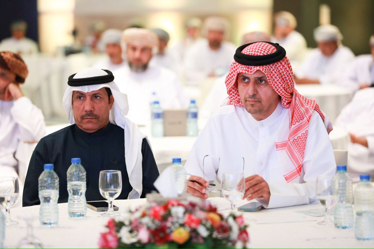 SL5SL's tweet image. وشهد حفل الافتتاح عرضًا مرئيًا عن ولاية #صحار ومشاريع ميناء صحار والمنطقة الحرة، إلى جانب جلسة حوارية بعنوان «الإعلام شريك في التنمية»، ناقشت الشراكة بين الإعلام والمشاريع التنموية، وتطور الإعلام العُماني نحو التخصص، ومشاريع الاستدامة، والتحول الرقمي وتوظيف البيانات في دعم النمو…