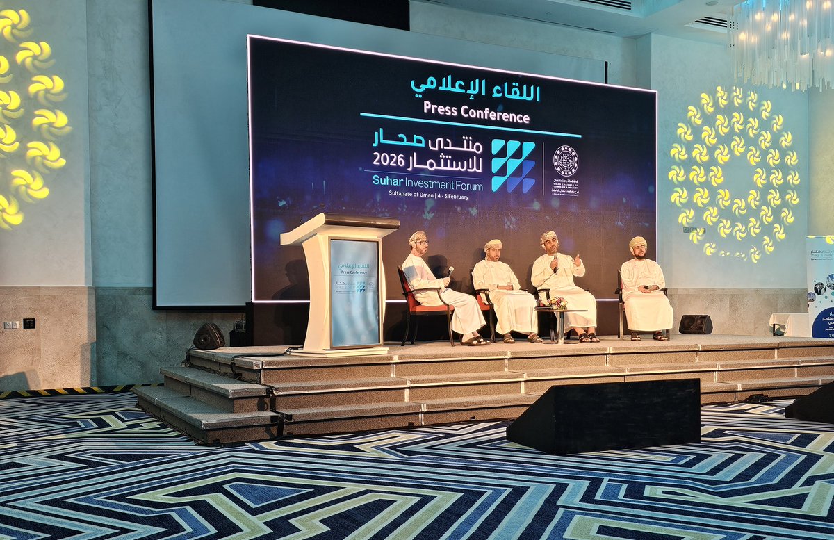 SL5SL's tweet image. وشهد حفل الافتتاح عرضًا مرئيًا عن ولاية #صحار ومشاريع ميناء صحار والمنطقة الحرة، إلى جانب جلسة حوارية بعنوان «الإعلام شريك في التنمية»، ناقشت الشراكة بين الإعلام والمشاريع التنموية، وتطور الإعلام العُماني نحو التخصص، ومشاريع الاستدامة، والتحول الرقمي وتوظيف البيانات في دعم النمو…