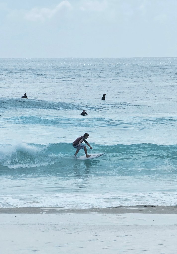 이 순간이야말로 시몽이 가장 좋아하는 순간입니다
자기 존재의 모든 분출을 단 하나의 동작 안에 붙잡을 수 있게 해주는 순간