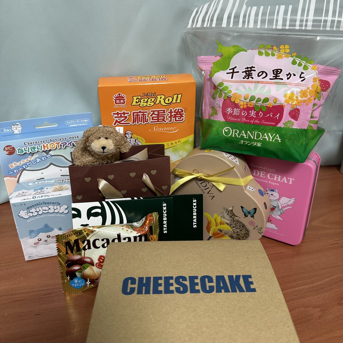 来てくださった皆さま誠にありがとうございました🙇‍♀️！
お気遣いもありがとうございます！(お飲み物は合間にいただきました🥹)
初めましての方、お久しぶりの方、常連の方も元気そうな顔を見れて嬉しかったです☺️
皆さまお身体に気をつけてお過ごしください！
またお会いできるように頑張ります🙌