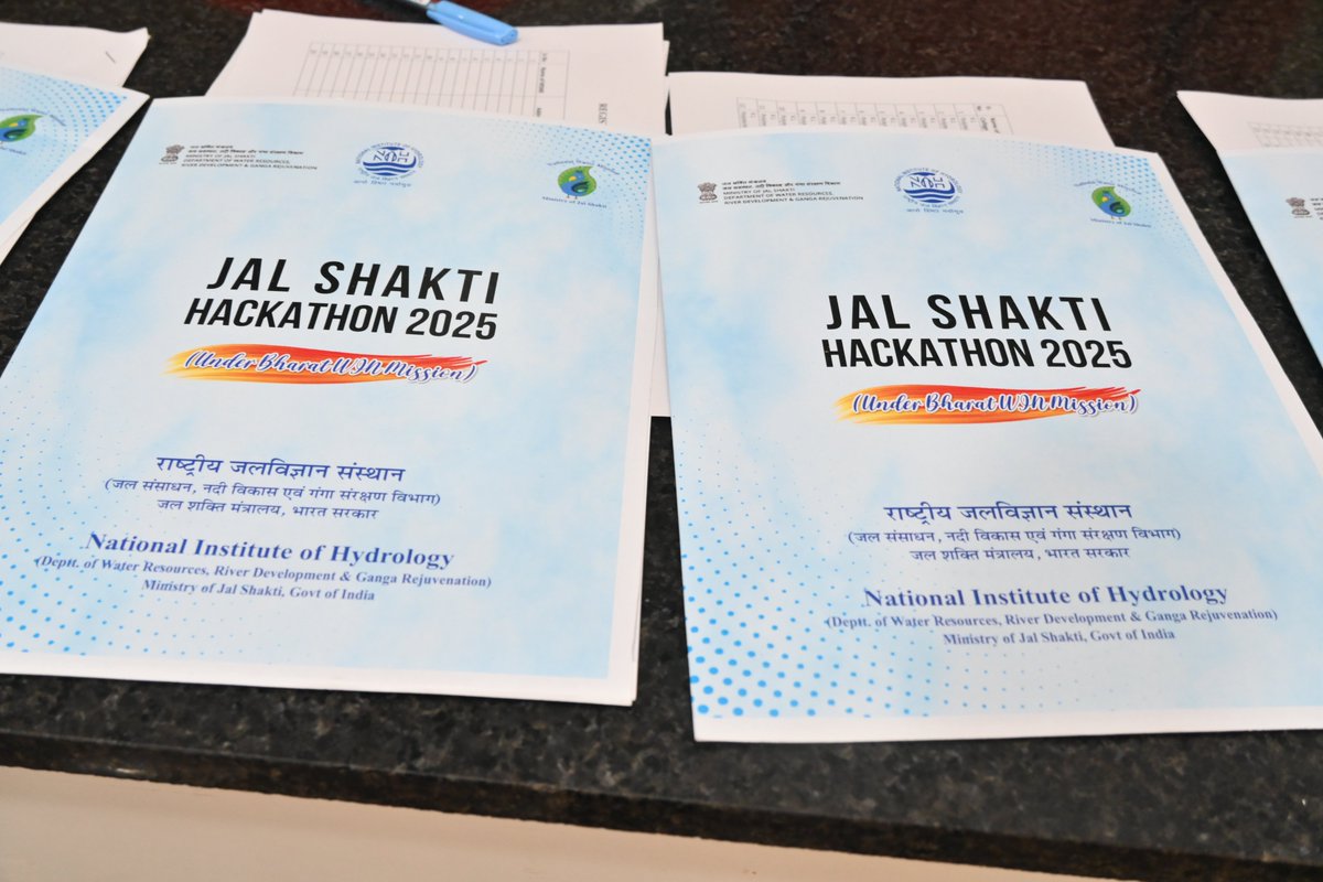 NIH_Hydrology's tweet photo. जल शक्ति हैकाथॉन-2025 पर एक जागरूकता कार्यशाला का आयोजन 20 जनवरी 2026 को राष्ट्रीय जल विज्ञान संस्थान NIH रुड़की में निदेशक डॉ. वाई.आर.एस. राव के नेतृत्व में किया गया। कार्यशाला का उद्घाटन मुख्य अतिथि श्री आज़म अली खान (मुख्य कार्यकारी अधिकारी, TIDES, IIT रुड़की) द्वारा किया गया। https://t.co/0OAcWwHgpm