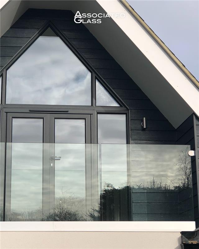 #Architecturalglazing that lets the design lead. 

Clean lines and #expansiveglass maximise light while complementing the building 🪟✨

Planning a project? Call us on 📞 020 8508 3821.