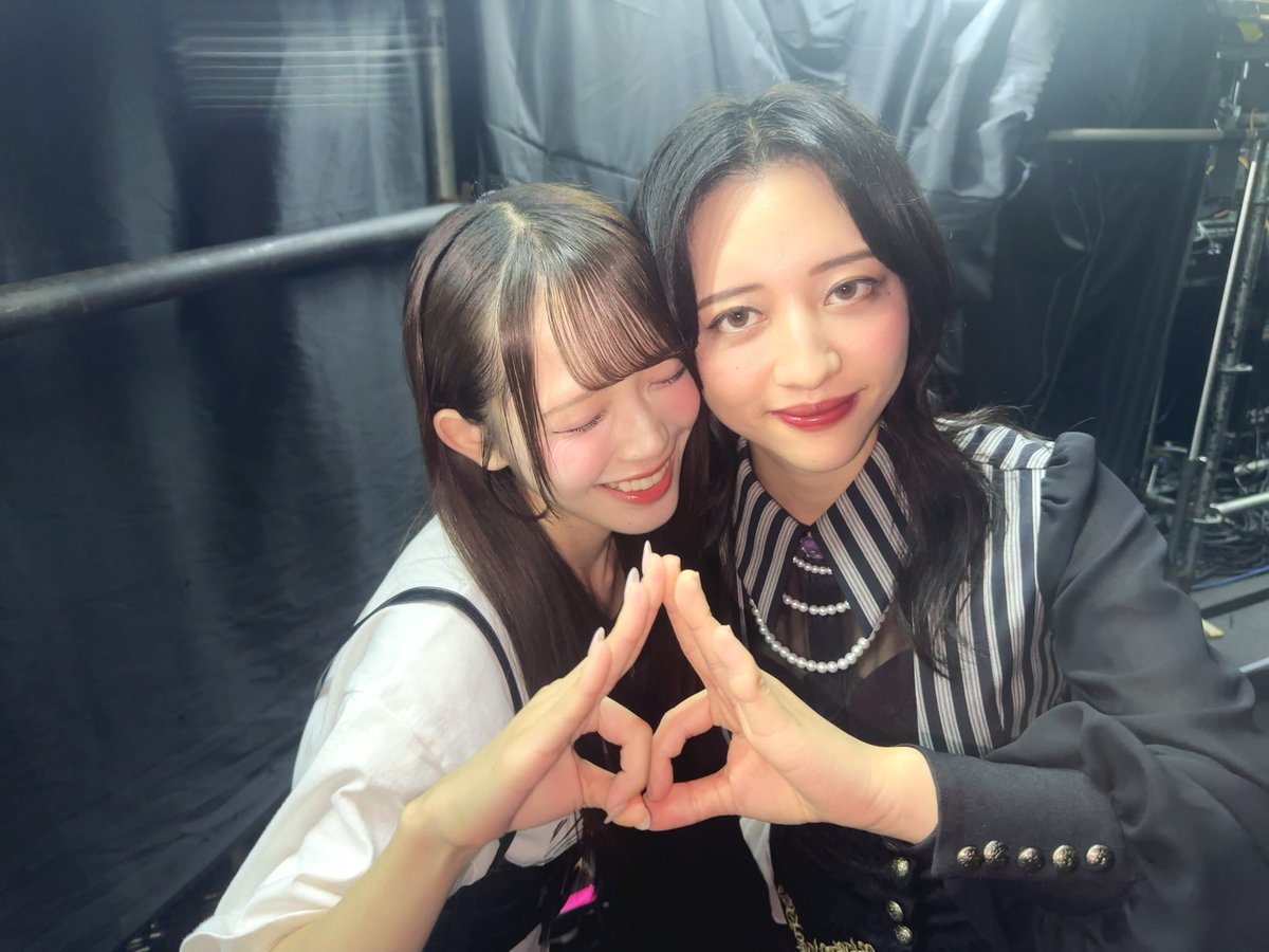 きたぁぁぁぁぁぁぁ！！！！！！！！
念願の #にゃむちチャンネル 🤍🤍

まなの年齢やお誕生日も！？！
好きなものを沢山知れるの嬉しいよぉぉぉ〜😭🍩
ういちゃんと一緒にいるまなはすっごく嬉しそうだね
明るくて元気でる〜〜〜🎀🎀
#おしえてにゃむち 
#まなちゃんみっけ 
#sumimi