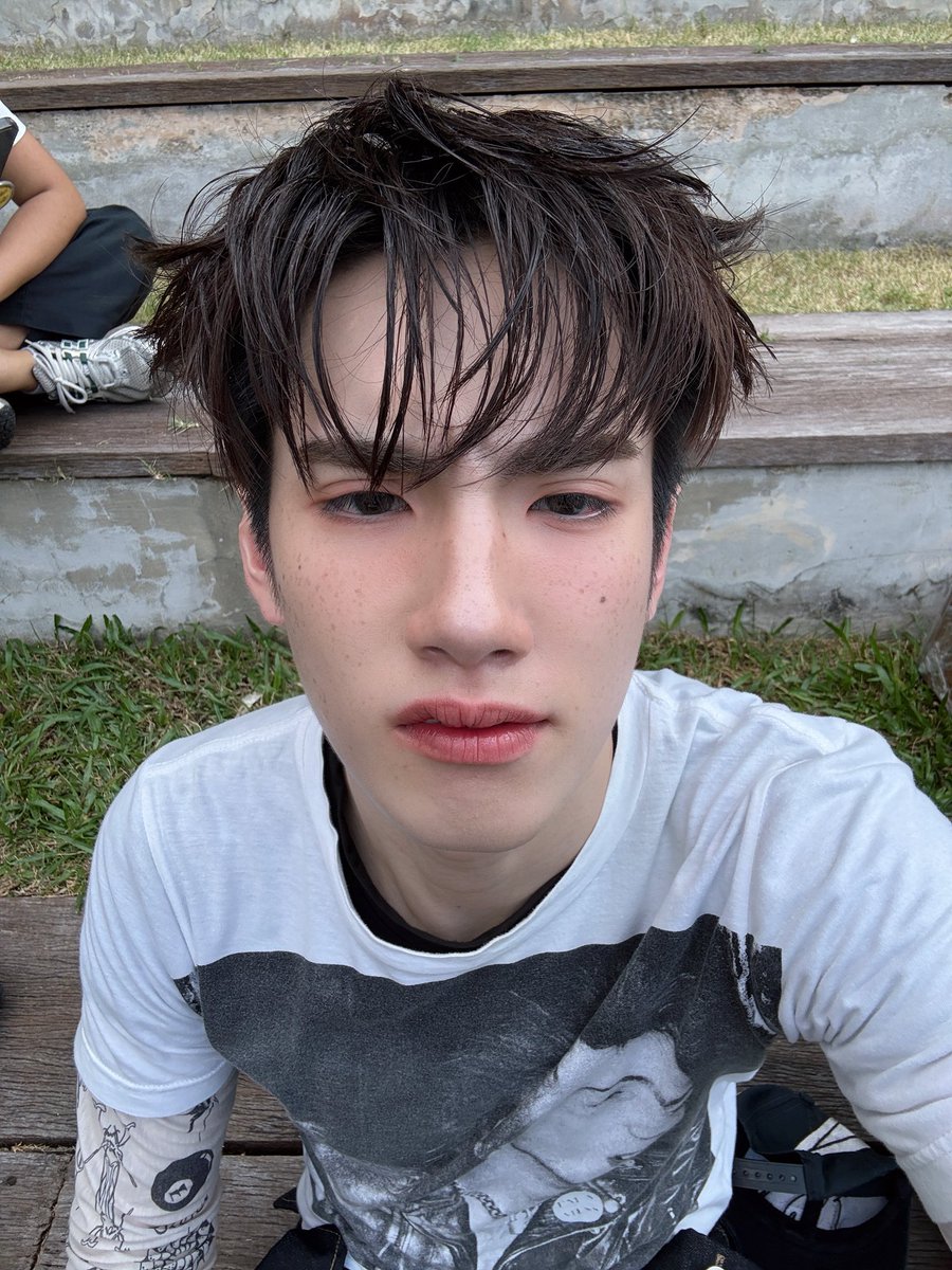 phutatchai's tweet image. 1ทุ่มเทอจะมาตามนัดมั้ย TT
#BUS_SoBlue_MV