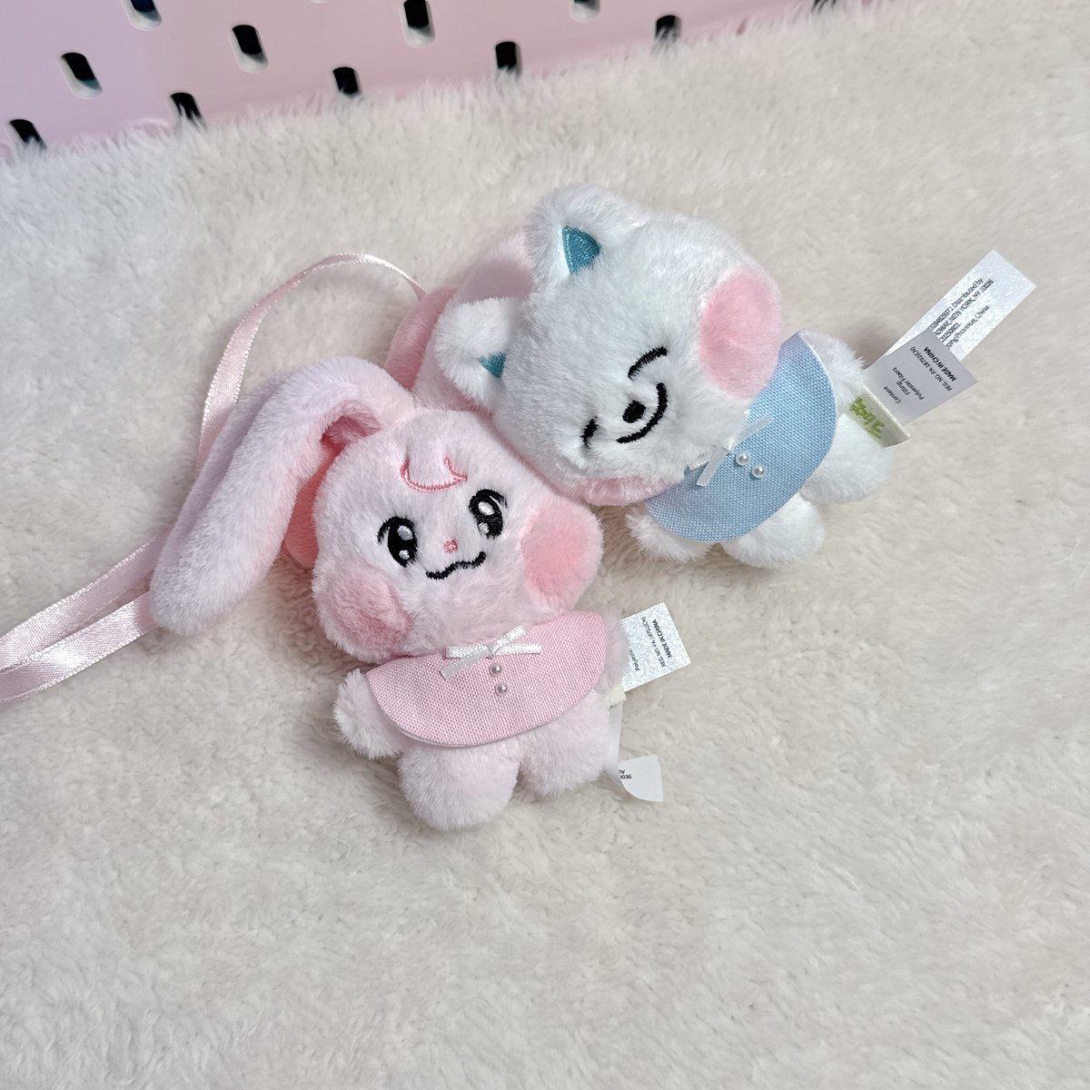 เล็กจิ๋วมากเลยย ใส่ด้านไหนก็น่ารักน้าเนี่ยยย😍