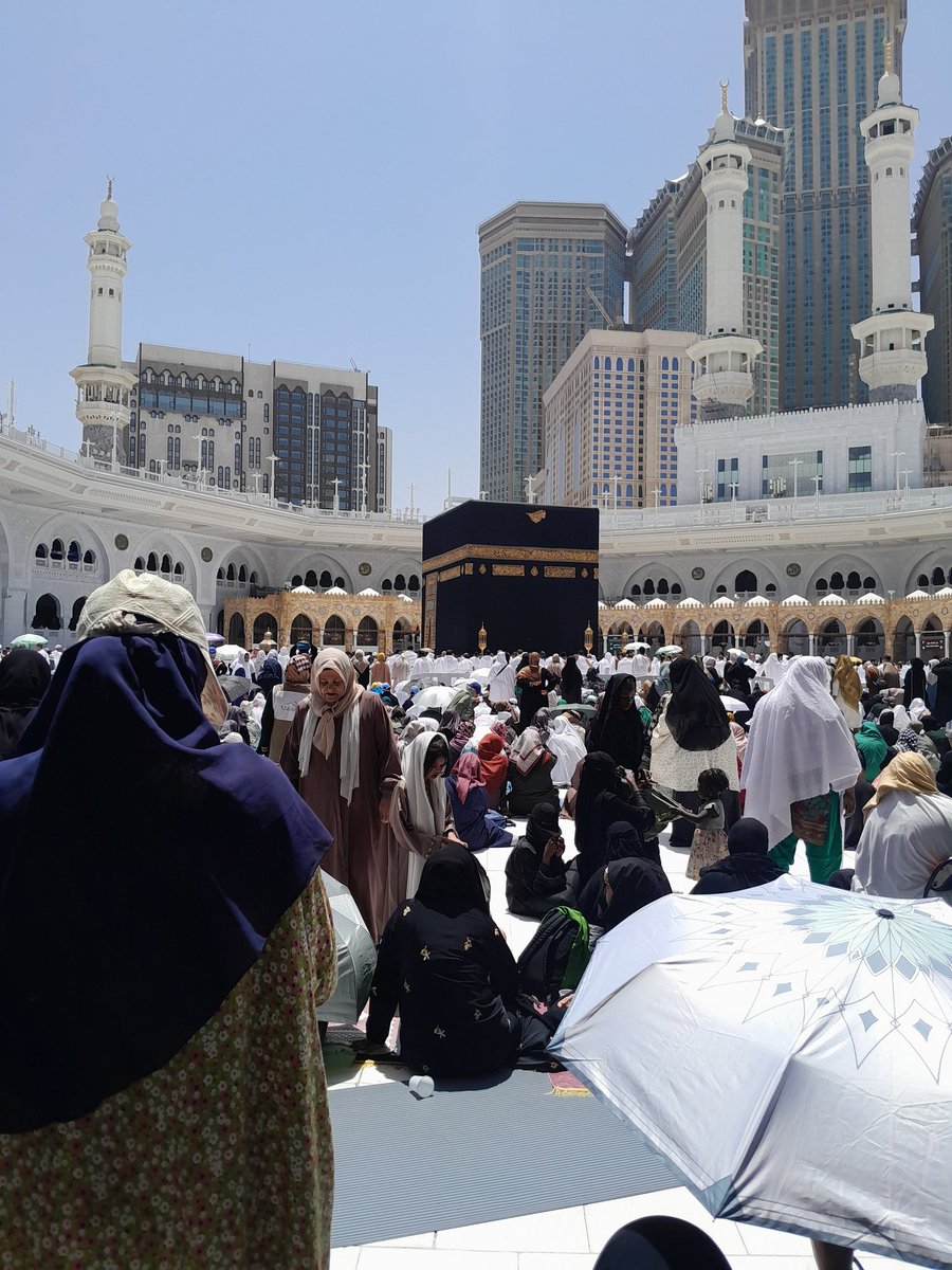 angrybird453's tweet photo. Allhumdulilah for everything  💖🙏#umrah2025 https://t.co/wXg9c8JFo9