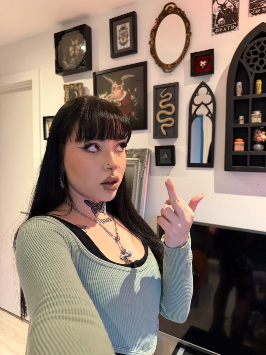 Catherinetarloyonly tweet media
