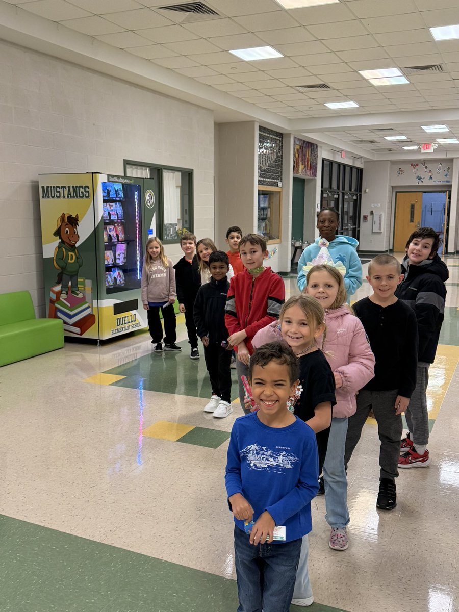 No better gift than the gift of reading! The book vending machine has been busy with birthdays and half birthdays! ✌🏻❤️📚 <a href="/DUE_Principal/">Dr. Alicia Hooton</a> <a href="/Duello_AP/">AP Houdei</a>