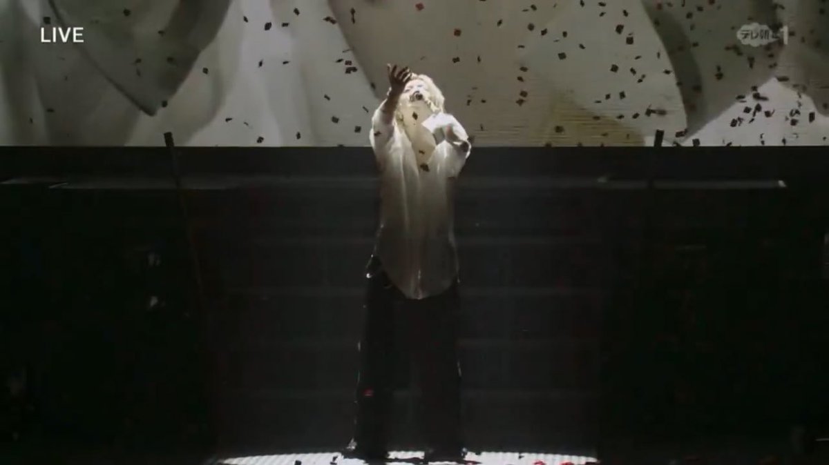 375sund's tweet image. congrats on performing on your dream stage, yuta! 🥹❤️‍🔥