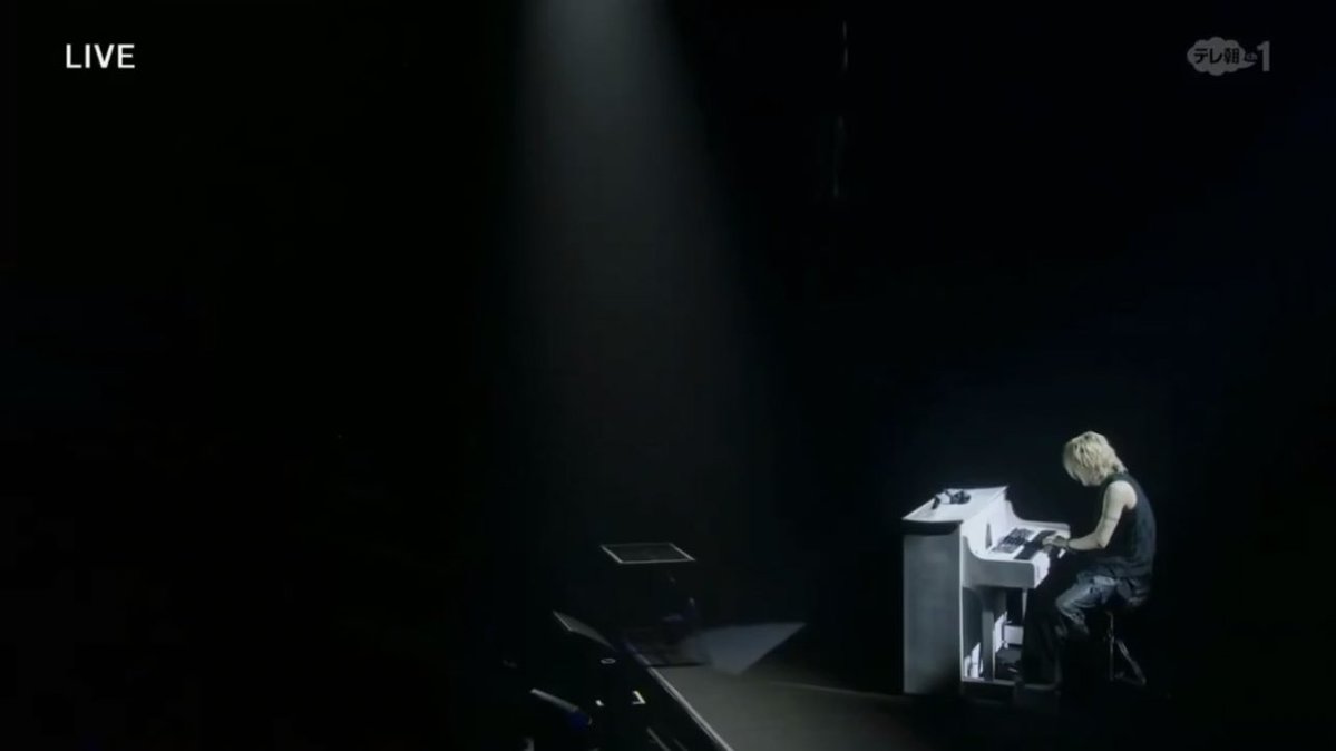 375sund's tweet image. congrats on performing on your dream stage, yuta! 🥹❤️‍🔥