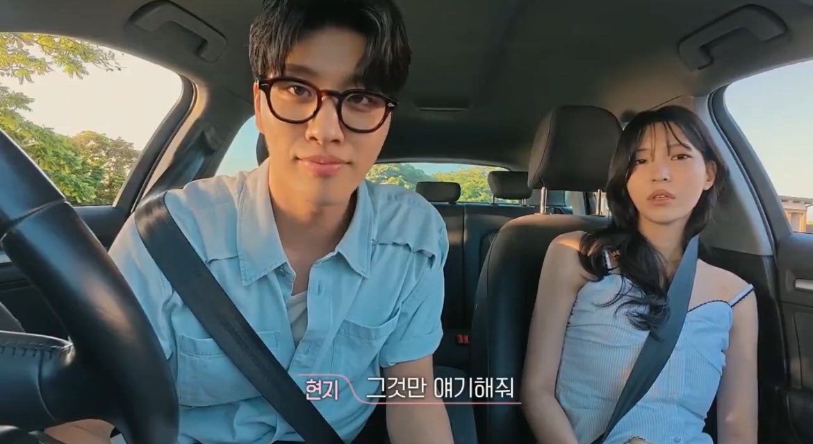 r0ckrac2on's tweet image. 갑자기눈을왜마주치시는거예요