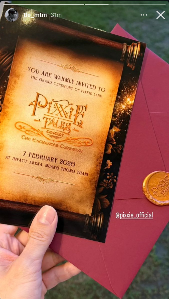 heyiammuay's tweet image. เติ้ลเฟิร์สวันลงบัตรเชิญตัวจริงของแท้ละคร่าบบบ ฮือออ ไม่รู้ว่าทั้งคู่เห็นคนตีกันในเอ้กมั้ย แต่นี่อยากบอกว่าไม่ใช่ความผิดของทั้งคู่เลยนะ นี่ไม่ได้ตามแต่นี่เข้าใจมากๆ อันนี้ได้บัตรในฐานะเกสหรือคนดูไม่อาจทราบได้ แต่วิวด้านหลังคุ้นมาก ไปรับบัตรเองถึงที่เลยมั้ย