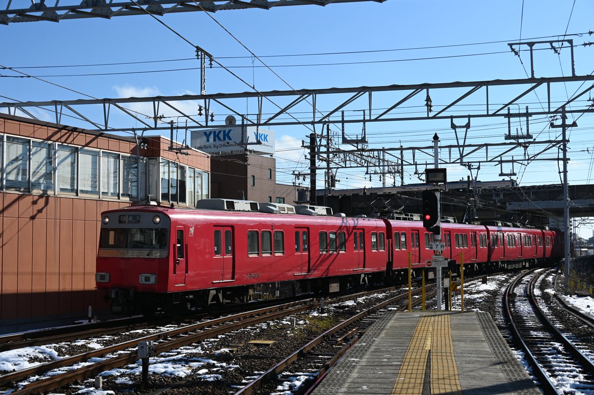 Mizunya333's tweet photo. 発表された今月下旬の運用終了まであとわずかにもかかわらず、鉄仮面こと6500系のトップバンバー6501Fが、JR東海道線をくぐり抜けて名鉄岐阜駅にやってきました。(2026.01.12 撮影・名古屋鉄道 名古屋本線 名鉄岐阜駅) #名鉄 #6500系 #6501F https://t.co/Zdyx1kgbpo