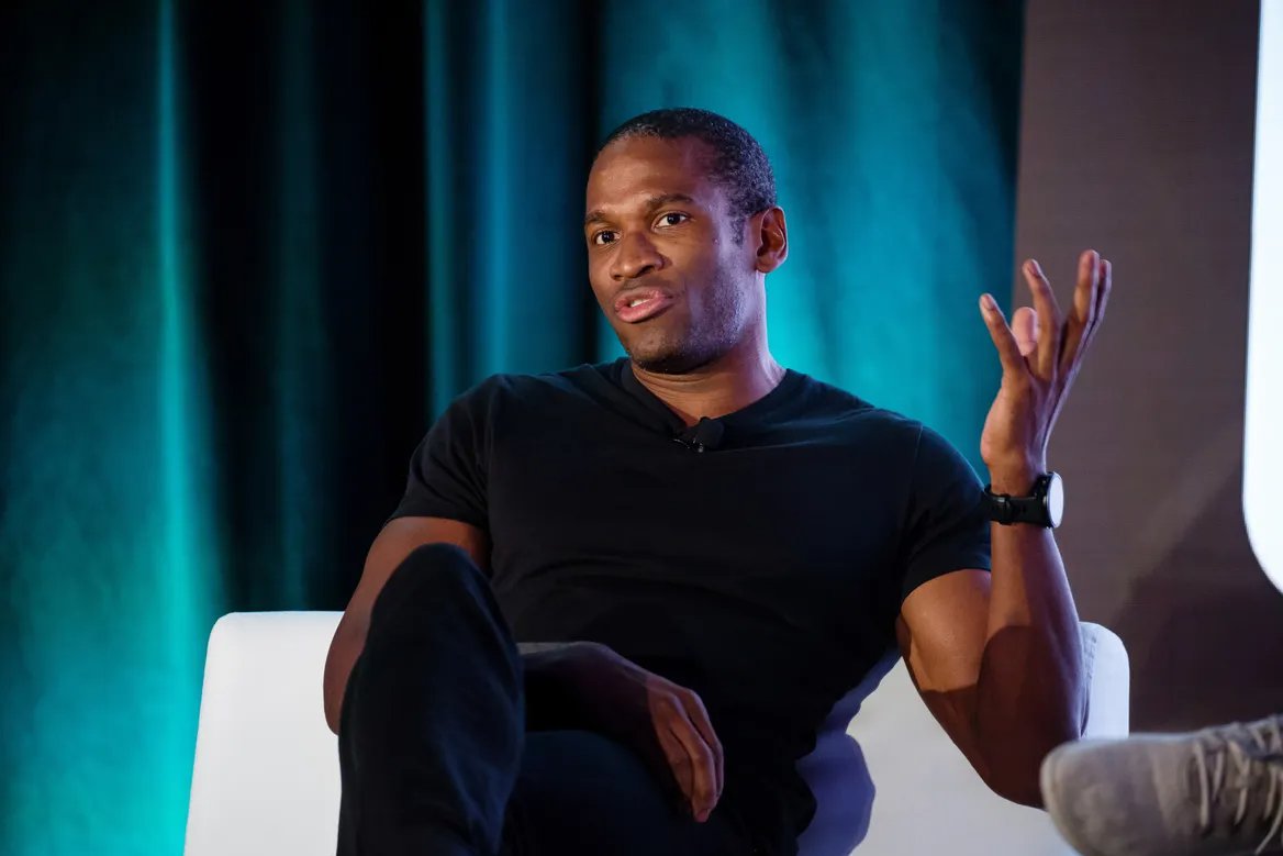 UTXOTimes's tweet image. Arthur Hayes says central bank money printing will send Bitcoin to $575,000 by the end of 2026!