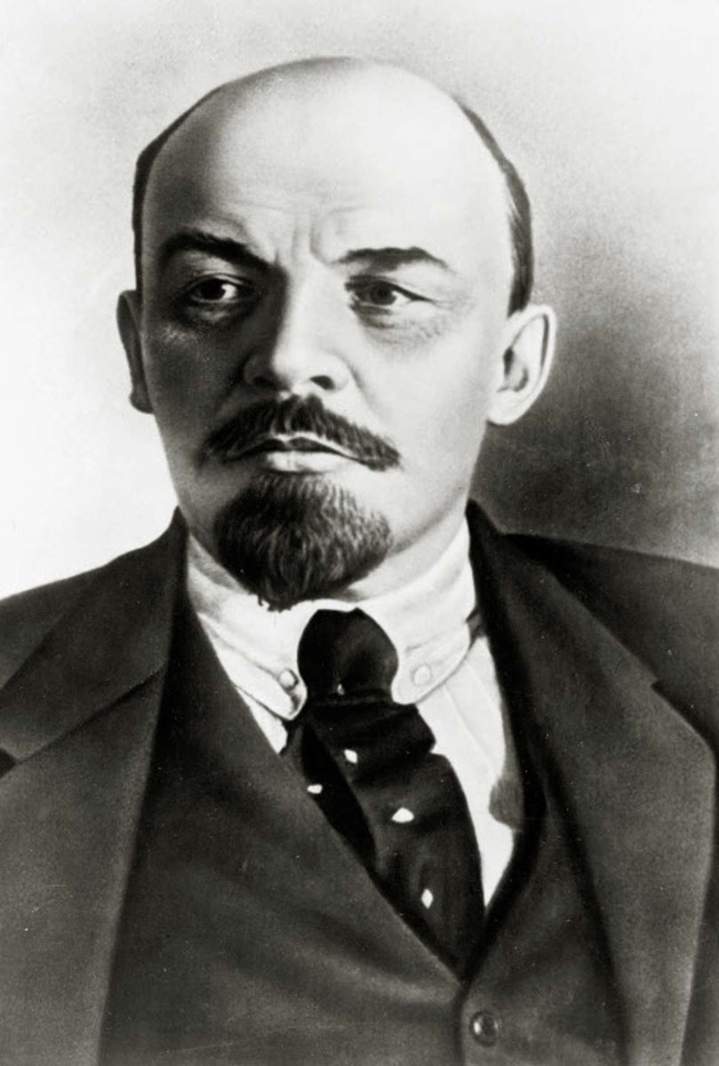 El 21 de enero de 1924 falleció Vladimir Ilich Lenin, revolucionario proletario que desarrolló el marxismo, combatió al oportunismo, dirigió la Revolución Socialista de Octubre y fundó la Internacional Comunista. Es junto a Marx y Engels el creador de la teoría comunista.