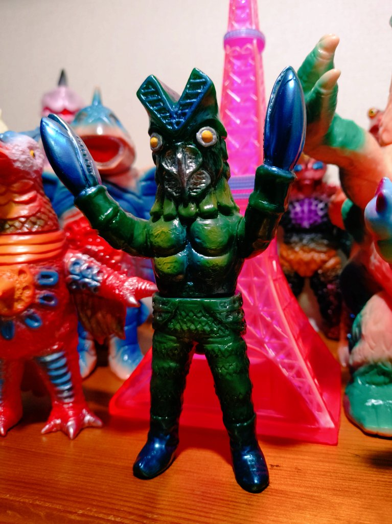 ヤモマーク 大怪獣シリーズ バルタン星人 円谷 とっとこソフビ