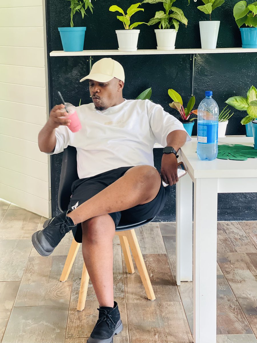 Both the mind and the soul finds peace in quiet places. 

Plant Co