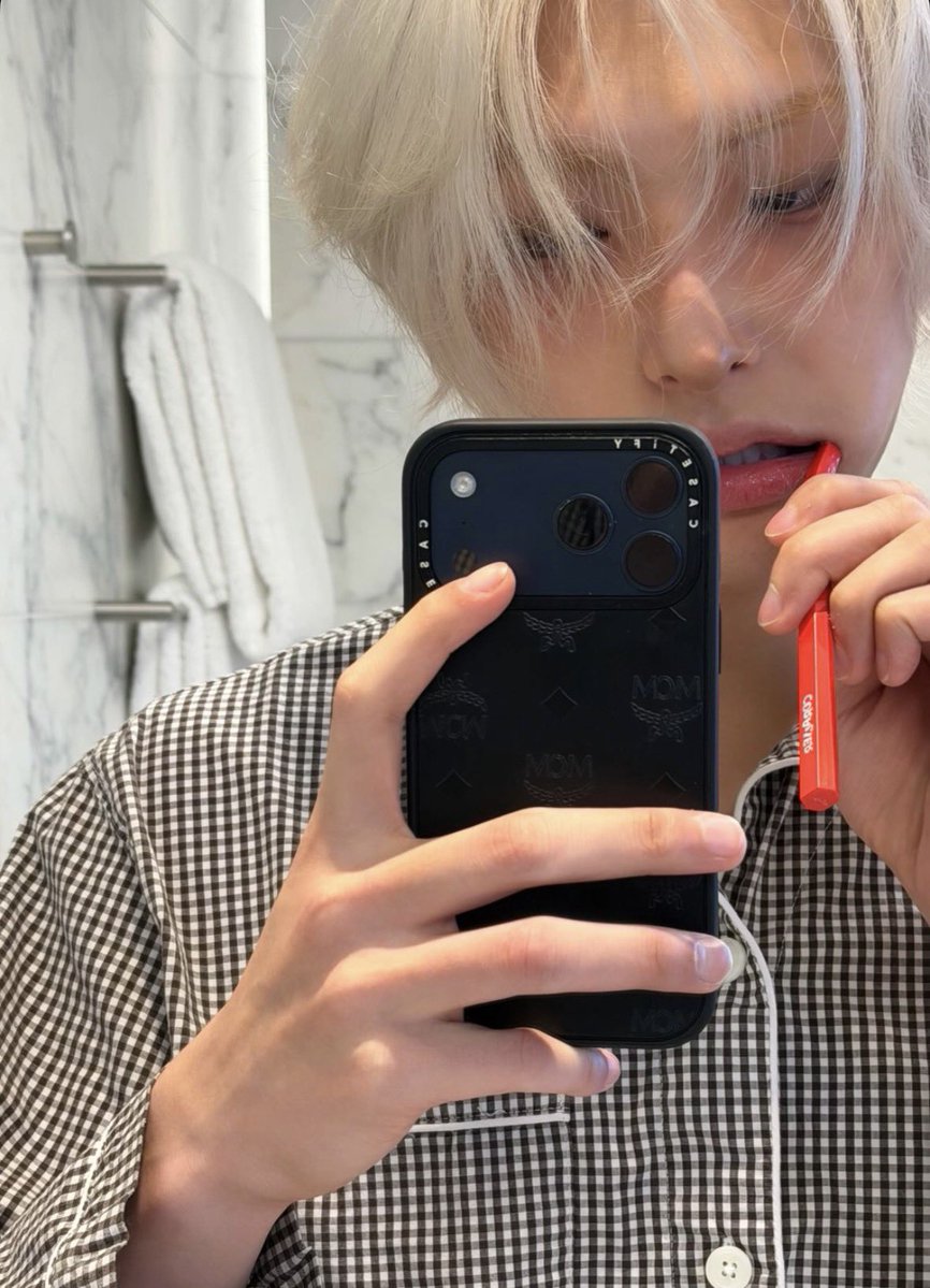 bunmigi's tweet image. him and his matching pajamas against the world