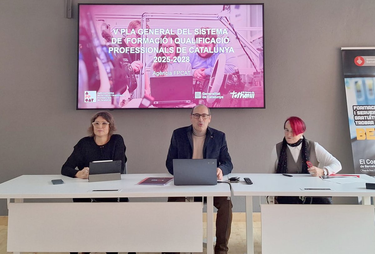 fpcatalunya's tweet image. 👉Aquesta setmana @prpal_vet ha presentat el V Pla general del Sistema FPCAT en el marc del Grup de Treball de Planificació de l’FP del Consell d'FP de Barcelona.
✅El van acompanyar Sira Garcia, secretària del consell i @msendra2, comissionada d'educació de @bcn_ajuntament