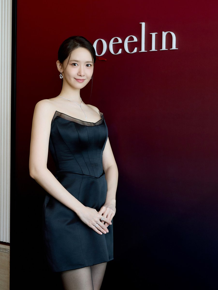 franky___a's tweet image. 251123 YoonA - Qeelin 'Miracle Garden' 🖤
Cr. jaylim1
instagram.com/p/DTxYsNRk7j_
#YoonA #윤아 #임윤아 #LimYoonA