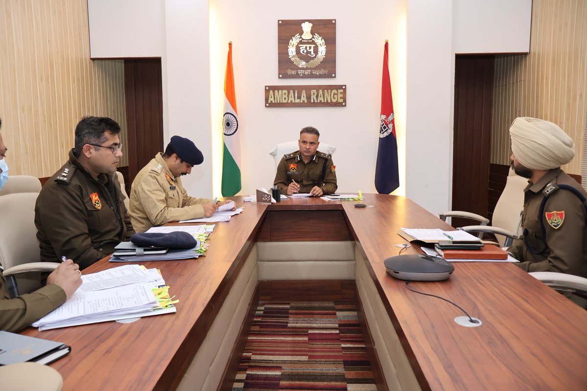 ipspankajnain's tweet photo. Held a detailed meeting with SsP of Ambala Range . 
Last year there was considerable decline in major crime heads in all 3 districts of Range . We will continue this effort in new year also .
Next 15 days , there will be special drive against criminals.
Regular weekly training of police officials will start in police lines .
We will try to make our roads safer for travel .
# CrimeReviewMeeting
#IGPAmbala