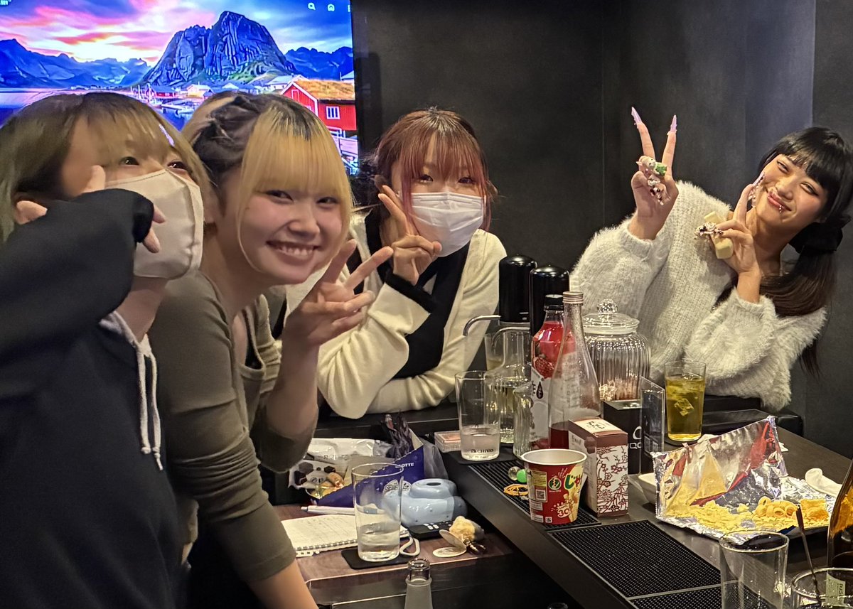 1/25(日)は じくましフルメン(予定)にて マヂかふぇ開店 15:00〜23:15 Polluxライブの後になります！ 東心斎橋1-6-10  リップル周防町 1A ビル 7F エメラルド お待ちしています！！