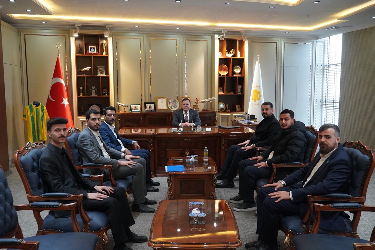 TÜGVA Şanlıurfa İl Yönetimi olarak, Şanlıurfa Ticaret ve Sanayi Odası Başkanı
Mehmet Doğan Yetim’i makamında ziyaret ettik.
Gençlik, istihdam ve ortak proje alanları üzerine verimli bir görüşme gerçekleştirdik.
Nazik ev sahipliği için teşekkür ederiz.