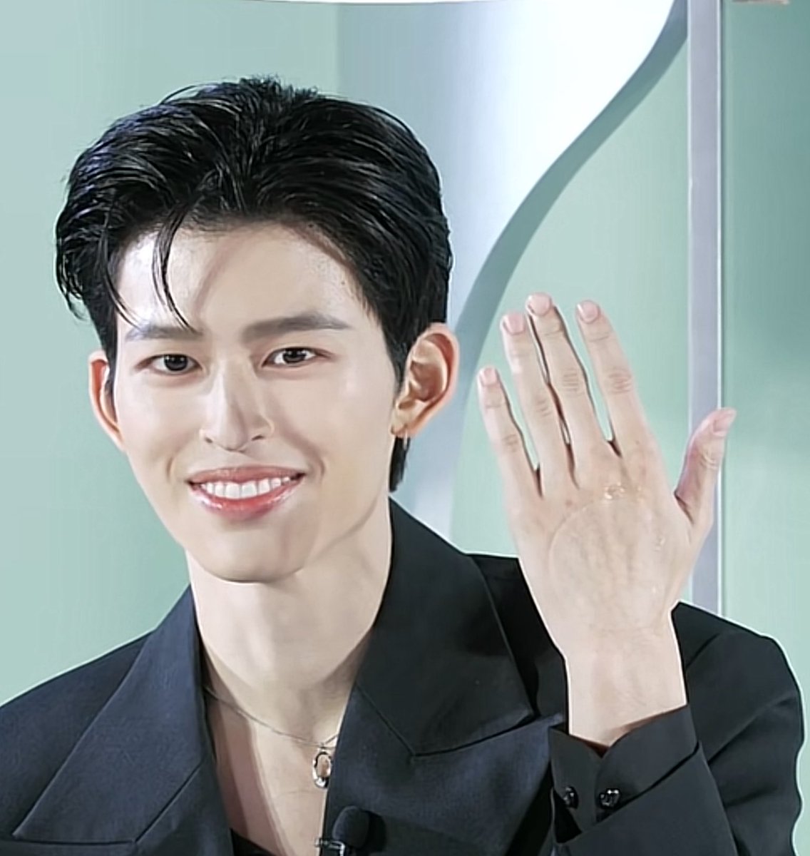 ppnaravit_home's tweet image. โห เรียบเนียนไปกับผิวของจริง สำหรับโทนเนอร์แพด  🫣

แปะที่มือ ทำไมหล่อที่ปอนด์อะ 

POND PERMPOON WITH CHARMISS

#CharmissxPondNaravit