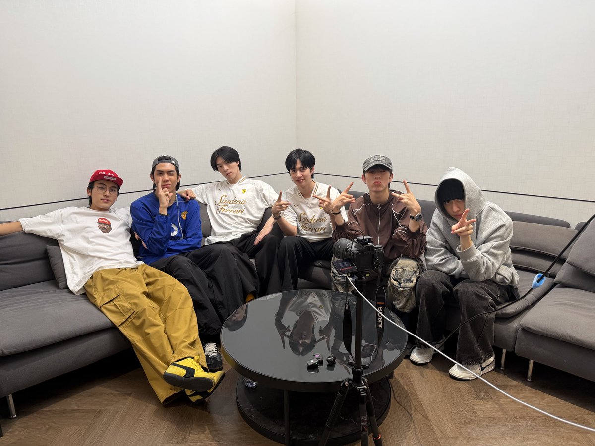 PROXIE_Official's tweet image. มาเจอกันหน่อยงับป๋มมม!

Countdown Live!
🔗 youtube.com/live/vqey1xtXi…

#PROXIE_รีบหน่อยงับป๋ม
#PROXIE_HoldTheWheel
#PROXIEth
#bROTHERSMUSIC