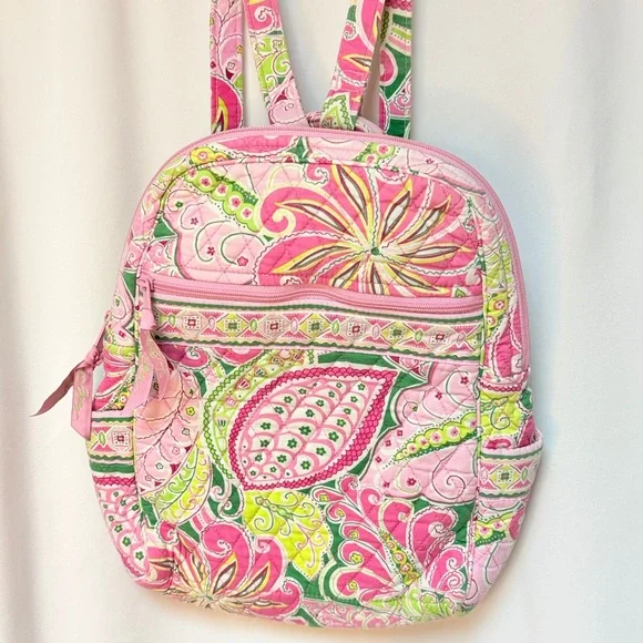 RusticTrove's tweet image. Vera Bradley Pink Paisley Quilted Backpack | Zip Closure | Multi Pocket | Adjust poshmark.com/listing/Vera-B… #verabradley #paisley #pinkbackpack #paisleyprint #quiltedbag #quiltedbackpack #bohobag #travelbackpack #everydaybag #womensbackpack