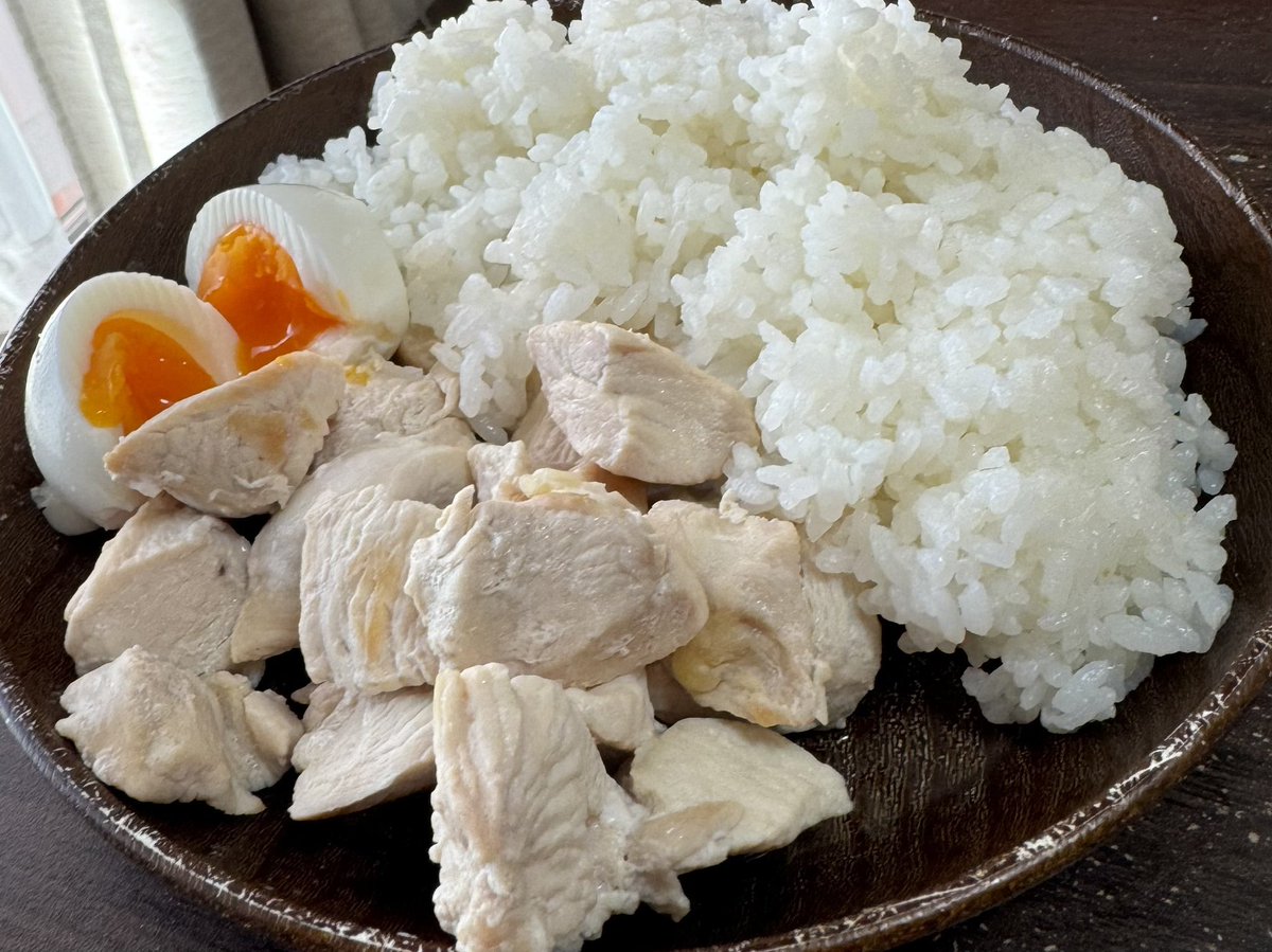 japanmasaki10's tweet photo. 毎日食べてるもの
・銀鮭200g
・鶏むね肉400g
・卵2〜3個
・納豆1パック
・白米700〜800g https://t.co/WGkd8MPBAY