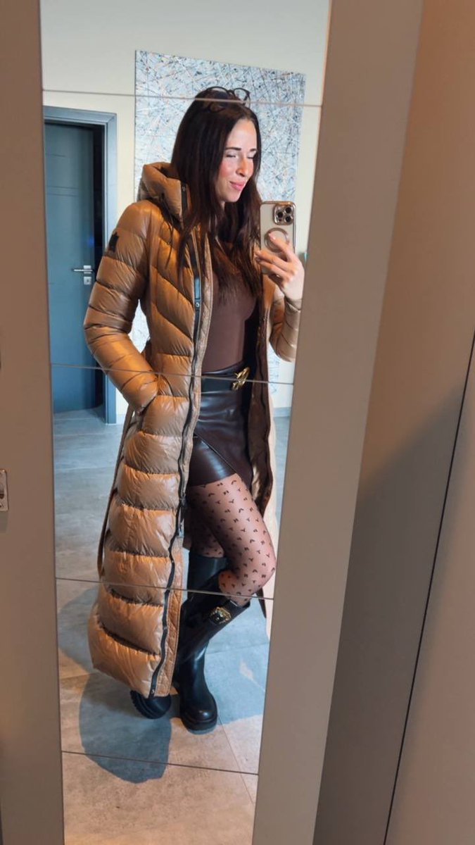 ⚜️Fetischkrähe⚜️the goddess of honesty (@fetischkraehe) on Twitter photo 