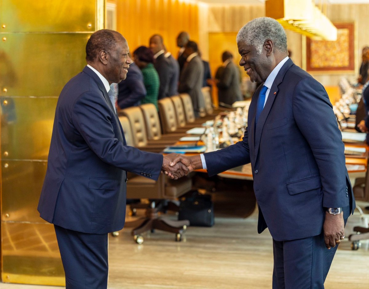 J'exprime toute ma gratitude au PR <a href="/AOuattara_PRCI/">Alassane Ouattara</a>, pour la confiance renouvelée à ma modeste personne, ce jour !
Cet appel à poursuivre la mission au service de la Nation, à la tête du <a href="/Gouvciofficiel/">Gouvernement de Côte d'Ivoire</a>, je l’accueille avec honneur et humilité, sous la conduite du Tout Puissant.