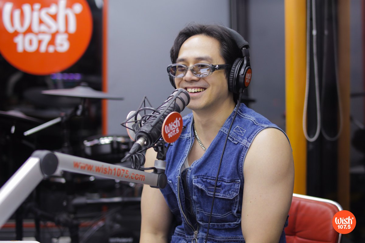 wish1075's tweet image. On his Wish Bus return, Filipino artist Sam Concepcion sang his latest take on The CompanY's "Pakisabi Na Lang." He also delivered his other song, "Mapasakin Ka."
