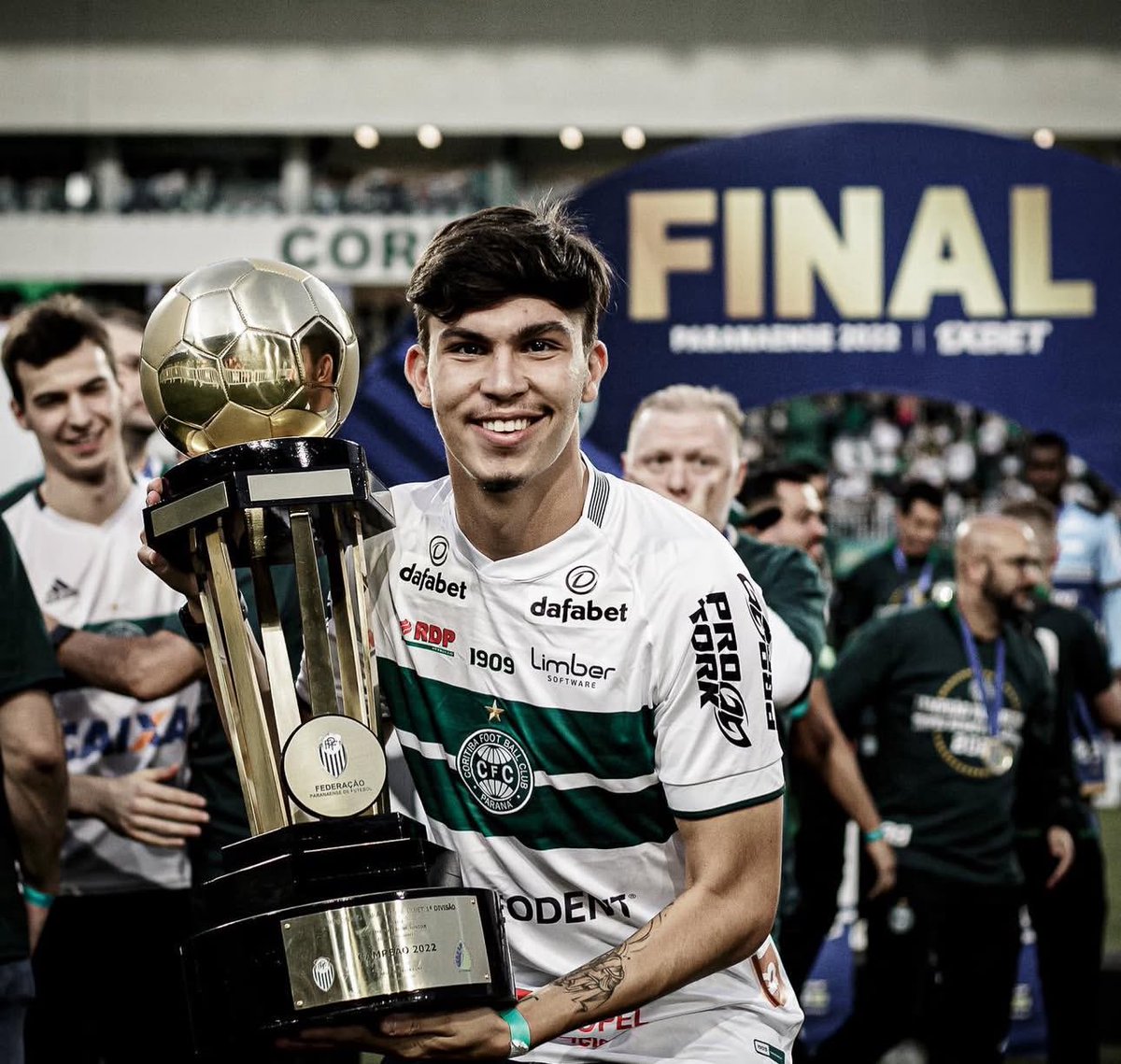 portalscr's tweet photo. O Sport contará, a partir de fevereiro, com o reforço de mais um jogador: o meia Biel Fonseca, de 23 anos, ex-promessa do Coritiba. O garoto está no Brusque há duas temporadas e atualmente disputa o Campeonato Catarinense. 

📰: @miilasousa_ | @geglobo https://t.co/RLhffiLmm2
