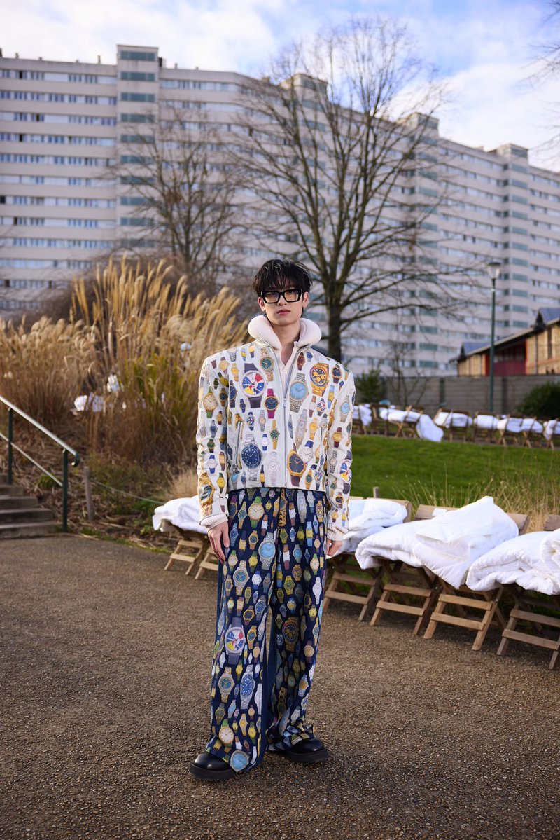 ElleMenThailand's tweet image. พามาส่องลุคเท่ของโทมัส แขกคนพิเศษที่ร่วมเข้าชมโชว์ 3 Paradis Men’s Fall–Winter 2026–27 วันนี้

#ELLEMENReport
#ELLEMENThailand
#3Paradis
#3ParadisxThomas
#tthomastc